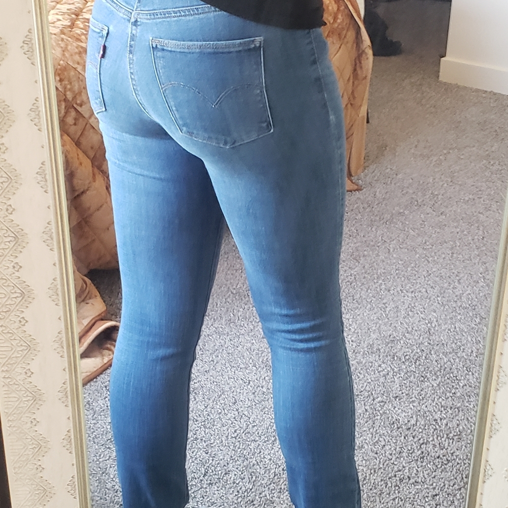 Slimming straight Levi jeans